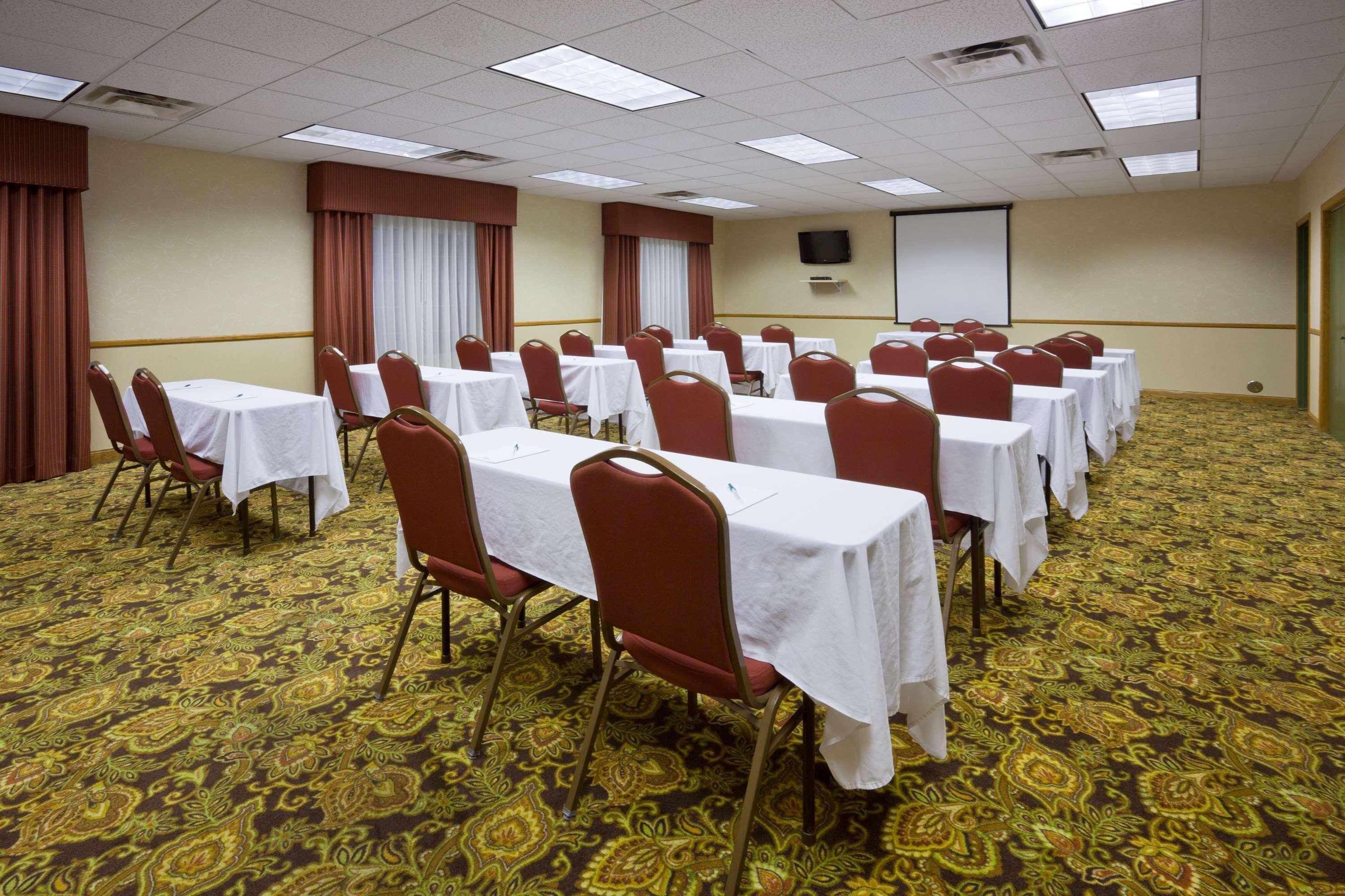 Country Inn & Suites By Radisson, Watertown, Sd Екстер'єр фото