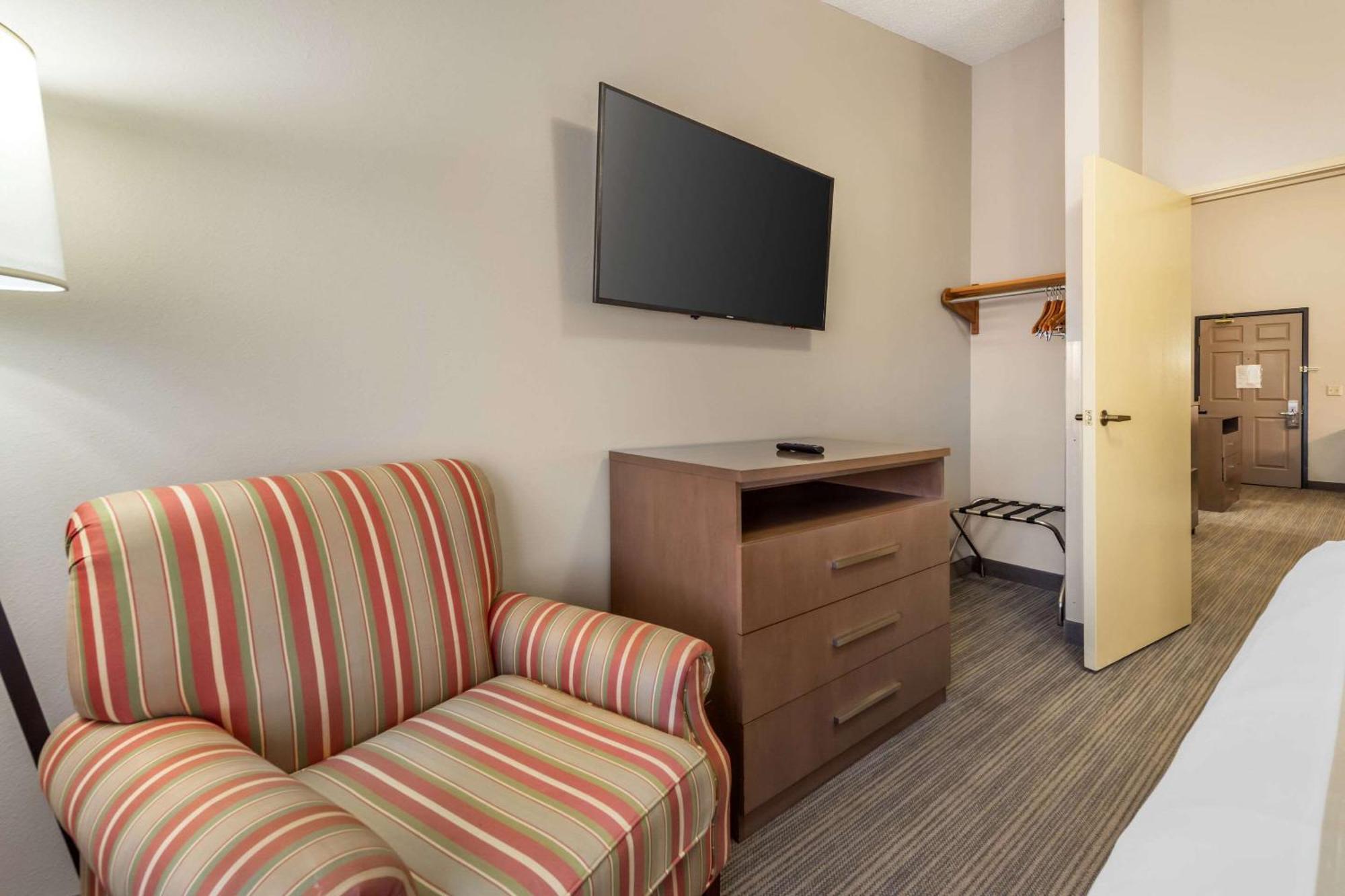 Country Inn & Suites By Radisson, Watertown, Sd Екстер'єр фото